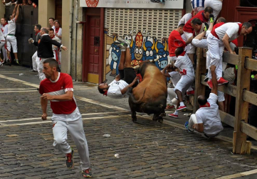 Varios 'cebadas' sueltos siembran el pánico y dejan cinco corneados