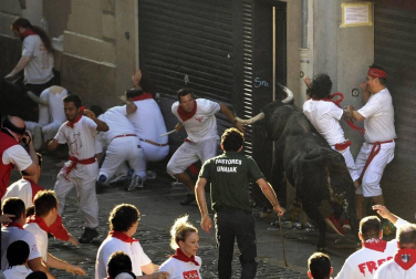 Varios 'cebadas' sueltos siembran el pánico y dejan cinco corneados