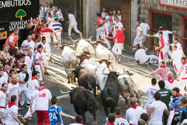 Varios 'cebadas' sueltos siembran el pánico y dejan cinco corneados