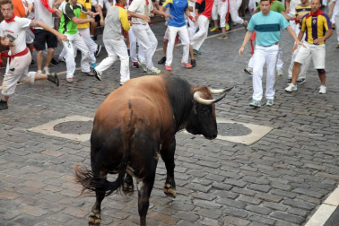 Varios 'cebadas' sueltos siembran el pánico y dejan cinco corneados
