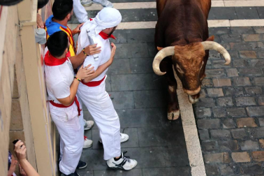Varios 'cebadas' sueltos siembran el pánico y dejan cinco corneados