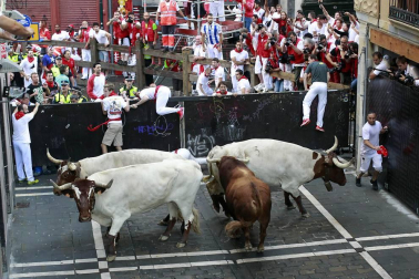 Varios 'cebadas' sueltos siembran el pánico y dejan cinco corneados