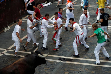 Varios 'cebadas' sueltos siembran el pánico y dejan cinco corneados