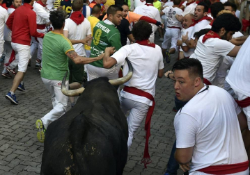 Varios 'cebadas' sueltos siembran el pánico y dejan cinco corneados