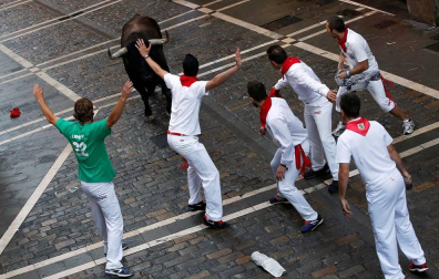 Varios 'cebadas' sueltos siembran el pánico y dejan cinco corneados