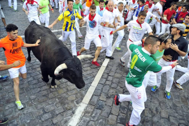 Varios 'cebadas' sueltos siembran el pánico y dejan cinco corneados