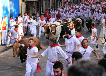 Varios 'cebadas' sueltos siembran el pánico y dejan cinco corneados