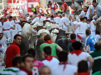 Varios 'cebadas' sueltos siembran el pánico y dejan cinco corneados