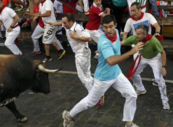 Varios 'cebadas' sueltos siembran el pánico y dejan cinco corneados