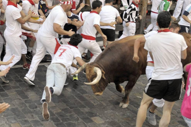 Varios 'cebadas' sueltos siembran el pánico y dejan cinco corneados