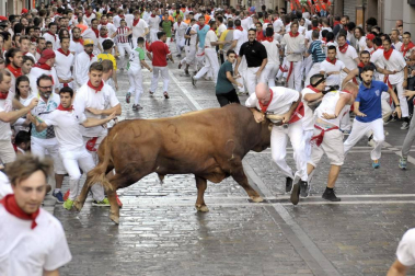 Varios 'cebadas' sueltos siembran el pánico y dejan cinco corneados
