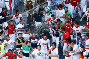 Varios 'cebadas' sueltos siembran el pánico y dejan cinco corneados