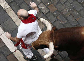Un encierro masivo y sin cornadas en el domingo de Sanfermines