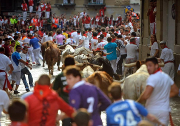 Un encierro masivo y sin cornadas en el domingo de Sanfermines