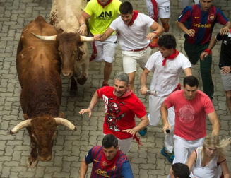 Un encierro masivo y sin cornadas en el domingo de Sanfermines