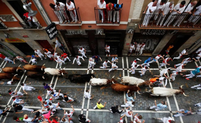 Un encierro masivo y sin cornadas en el domingo de Sanfermines