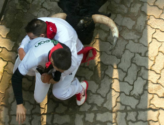 Un encierro masivo y sin cornadas en el domingo de Sanfermines