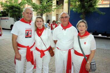 Las verbenas de la Plaza de la Cruz convirtieron cada tarde a este céntrico escenario pamplonés en uno de los puntos de referencia de la fiesta. Las distintas orquestas contratadas y la actuación del mítico grupo 'Los Diablos' el día 12 permitieron que la diversión bailando estuviera asegurada.