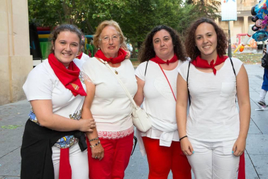 La plaza de la Libertad albergó las atracciones y actividades lúdicas y de ocio de 'Menudas fiestas', dirigidas a niños y adolescentes hasta los 17 años. Se establecieron 16 zonas con hinchables, talleres, camas elásticas, barcas de agua, rocódromo, pistas de mini gol, tren e, incluso, un particular encierro. De carácter gratuito, las actividades se programaron en horario de mañana y tarde y, como cada año, congregaron a un gran número de visitantes, principalmente familias.