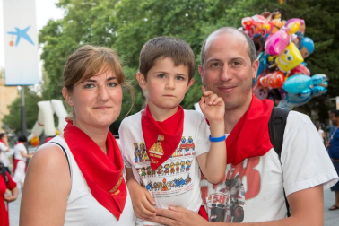 La plaza de la Libertad albergó las atracciones y actividades lúdicas y de ocio de 'Menudas fiestas', dirigidas a niños y adolescentes hasta los 17 años. Se establecieron 16 zonas con hinchables, talleres, camas elásticas, barcas de agua, rocódromo, pistas de mini gol, tren e, incluso, un particular encierro. De carácter gratuito, las actividades se programaron en horario de mañana y tarde y, como cada año, congregaron a un gran número de visitantes, principalmente familias.