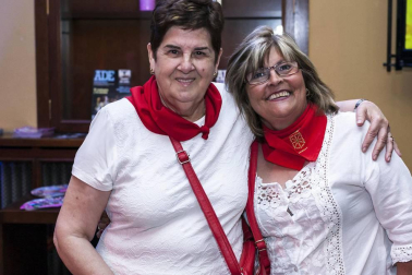 El Teatro Gayarre acogió en Sanfermines un alocado espectáculo, fruto de la versión libre de la popular comedia musical de Jean Poiret 'La jaula de grillos'. Color, música, coreografías y mucha diversión para seguir condimentando las fiestas.