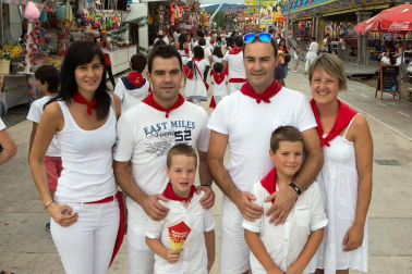 Pocos son los que, a lo largo de los Sanfermines, no hacen un hueco para visitar las barracas. Si las fiestas ya proporcionan que se dispare la adrenalina, las atracciones terminan de subir el termómetro emocional. Niños, jóvenes y adultos disfrutan casi por igual en su recorrido por el recito ferial ubicado en la Rochapea, junto a los corrales del Gas.
