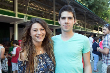 Tras decir adiós a los Sanfermines con el Pobre de Mí, al día siguiente fue el turno de la despedida de la tómbola de Cáritas. Muchas personas se acercaron al paseo de Sarasate para probar suerte y recoger sus premios.
