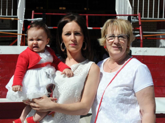 Cadreita ha vivido ocho días sumergido en sus fiestas patronales en honor a San Miguel. Arrancaron el día 15 con el lanzamiento del chupinazo por parte de la concejala de Cultura, Laura Salvatierra, y finalizaron ayer viernes con el tradicional Pobre de Mí. Vacas, encierros, verbenas, actividades infantiles, almuerzos populares... la agenda de actos fue de lo más completa.