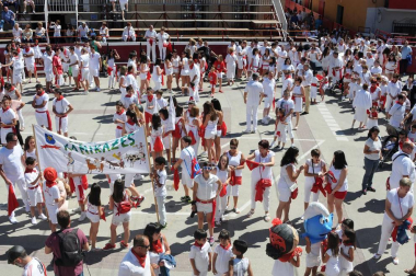 Cadreita ha vivido ocho días sumergido en sus fiestas patronales en honor a San Miguel. Arrancaron el día 15 con el lanzamiento del chupinazo por parte de la concejala de Cultura, Laura Salvatierra, y finalizaron ayer viernes con el tradicional Pobre de Mí. Vacas, encierros, verbenas, actividades infantiles, almuerzos populares... la agenda de actos fue de lo más completa.