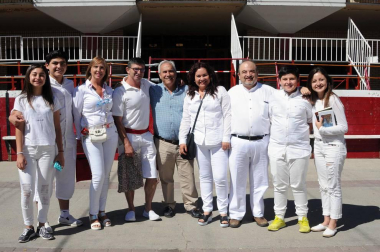 Cadreita ha vivido ocho días sumergido en sus fiestas patronales en honor a San Miguel. Arrancaron el día 15 con el lanzamiento del chupinazo por parte de la concejala de Cultura, Laura Salvatierra, y finalizaron ayer viernes con el tradicional Pobre de Mí. Vacas, encierros, verbenas, actividades infantiles, almuerzos populares... la agenda de actos fue de lo más completa.