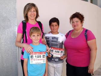 Este domingo 24 de julio comienzan las fiestas de Tudela y como prolegómeno a este día tan esperado, la capital ribera celebró el 17 de julio la cuarta edición de la Carrera del Encierro, organizada por Diario de Navarra. La prueba, de carácter no competitivo, reunió a más de un millar de participantes de todas las edades, que completaron el recorrido del encierro por las calles tudelanas en un ambiente inmejorable.