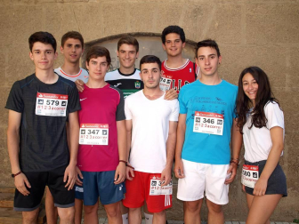 Este domingo 24 de julio comienzan las fiestas de Tudela y como prolegómeno a este día tan esperado, la capital ribera celebró el 17 de julio la cuarta edición de la Carrera del Encierro, organizada por Diario de Navarra. La prueba, de carácter no competitivo, reunió a más de un millar de participantes de todas las edades, que completaron el recorrido del encierro por las calles tudelanas en un ambiente inmejorable.