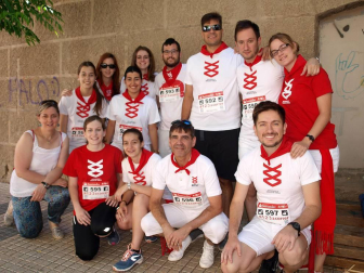 Este domingo 24 de julio comienzan las fiestas de Tudela y como prolegómeno a este día tan esperado, la capital ribera celebró el 17 de julio la cuarta edición de la Carrera del Encierro, organizada por Diario de Navarra. La prueba, de carácter no competitivo, reunió a más de un millar de participantes de todas las edades, que completaron el recorrido del encierro por las calles tudelanas en un ambiente inmejorable.