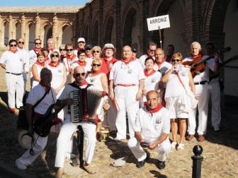 Cascante y Monteagudo fueron las localidades anfitrionas de la
XL Concentración de Auroros de Navarra, que en 2017 se celebrará en Milagro, y que reunió a cerca de 3.000 participantes.