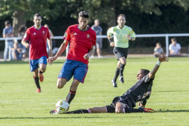 El primer partido de la pretemporada rojilla finalizó con una derrota por 2-0 ante los franceses en Hendaya