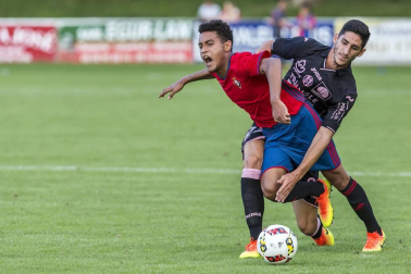 El primer partido de la pretemporada rojilla finalizó con una derrota por 2-0 ante los franceses en Hendaya