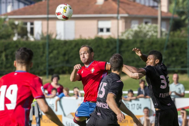 El primer partido de la pretemporada rojilla finalizó con una derrota por 2-0 ante los franceses en Hendaya