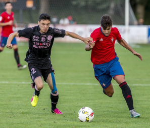 El primer partido de la pretemporada rojilla finalizó con una derrota por 2-0 ante los franceses en Hendaya