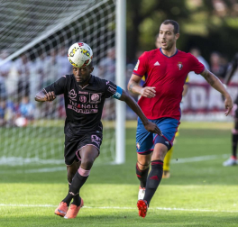 El primer partido de la pretemporada rojilla finalizó con una derrota por 2-0 ante los franceses en Hendaya
