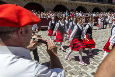 Celebración del Día Grande en las fiestas de la localidad navarra.