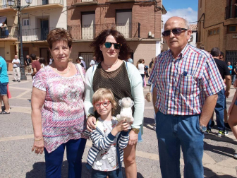 Santa María Magdalena, patrona de Ablitas, volvió a contar con el cariño de los vecinos de esta localidad ribera, que se vistieron de fiesta en su honor y disfrutaron de actos tan emblemáticos como el tradicional lanzamiento de peras.