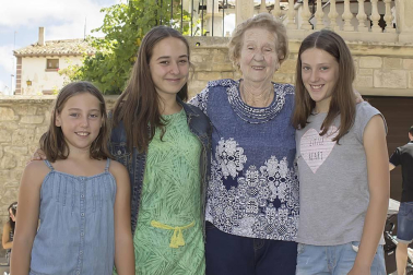 La XVI edición de Larraga, Tierra de la Vaca Brava, que se celebró el 23 y 24 de julio, incorporó como novedades la exhibición de trashumancia de ganado desde los campos hasta el pueblo el domingo por la mañana y un concurso de recortadores, en este caso el domingo por la tarde. Las dos citas, al igual que el resto de actos organizados, atrajeron la atención no solo de los vecinos, sino de muchos visitantes que se acercaron hasta Larraga.