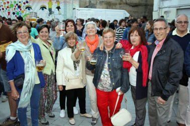 La agenda cultural de verano de Aoiz reservó un espacio el 23 de julio para la Fiesta de la Cerveza, organizada por Angiluerreka Elkartea en la plaza del Mercado.