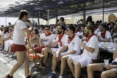 El paseo de los Poetas se llenó de público en la fiesta de música de DJ