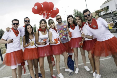 El paseo de los Poetas se llenó de público en la fiesta de música de DJ