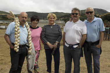 La Asociación Turística Tierras de Iranzu, junto con el Ayuntamiento de Salinas de Oro, organizó el 31 de julio unas jornadas gastronómicas en las que el protagonismo recayó en la sal de manantial natural de esta localidad del valle de Guesálaz.