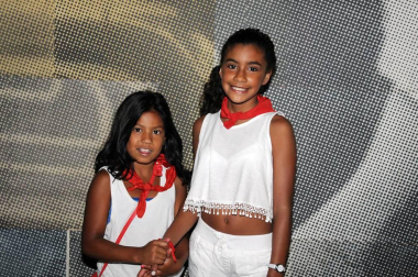 Los más pequeños de Marcilla disfrutaron el 31 de julio de la celebración del Día del Niño. Además del acto de constitución del ayuntamiento chiqui, del lanzamiento del chupinazo y de la ofrenda floral en la parroquia, también se impuso el 'primer pañuelico' a los nacidos en 2015 y se programaron actos pensados especialmente para los protagonistas de la jornada como hinchables, chocolatada y toro de fuego.