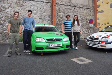 Desde que en noviembre de 2007 el último coche cruzara la línea de meta del duodécimo Rallysprint de Lesaka, el rugido de los motores no se dejaba oír por la Comarca de las Cinco Villas. El pasado 23 de julio, la escudería local Ilargi Sport puso fin a estos casi diez años de “sequía automovilística” con la organización del XIII Rallysprint de Lesaka. En esta edición, 44 binomios se citaron sobre el pavimento lesakarra para dar cuenta de un tramo de algo más de nueve kilómetros, que discurrió desde la localidad al Pantano de San Antón, y al que los participantes dieron cuatro pasadas para completar los 37,8 kilómetros totales de la prueba.
