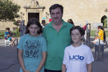 El XVII Festival de Teatro Clásico de Olite, que comenzó el 22 de julio y concluye hoy, ha atraído hasta esta emblemática localidad de la Zona Media a un público ávido de disfrutar de la oferta cultural programada. El último fin de semana de julio, por ejemplo, una de las citas del festival fue la obra 'Micro-Shakespeare'.