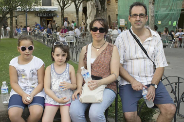 El XVII Festival de Teatro Clásico de Olite, que comenzó el 22 de julio y concluye hoy, ha atraído hasta esta emblemática localidad de la Zona Media a un público ávido de disfrutar de la oferta cultural programada. El último fin de semana de julio, por ejemplo, una de las citas del festival fue la obra 'Micro-Shakespeare'.